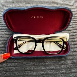 Gucci Eyeglasses GG184O